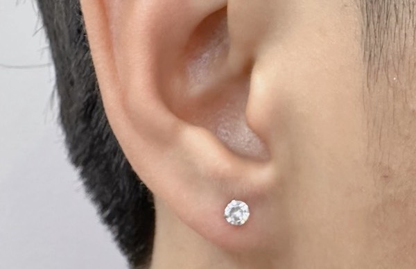 xỏ khuyên tai nam vị trí Lobe cá tính