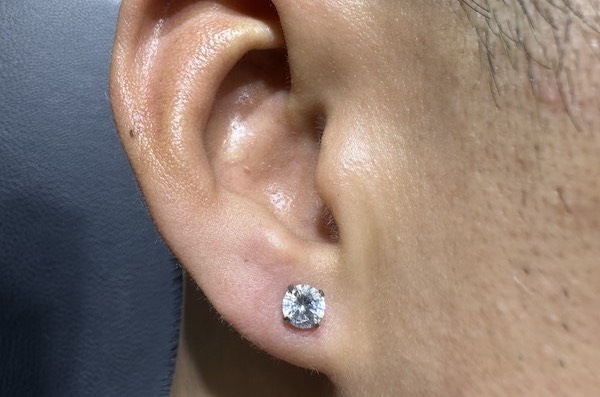 xỏ khuyên tai nam vị trí Lobe cá tính