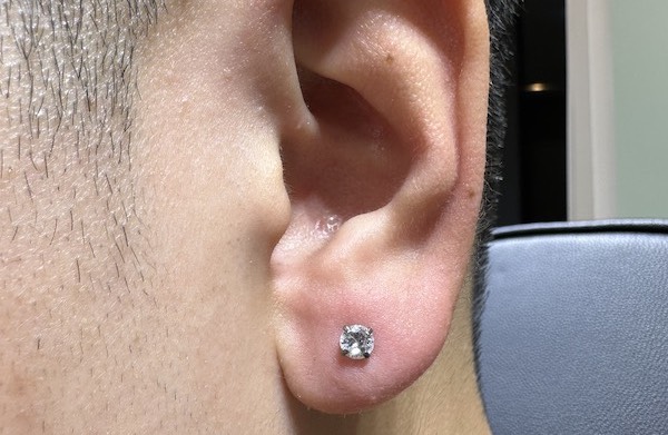 xỏ khuyên tai nam vị trí Lobe cá tính