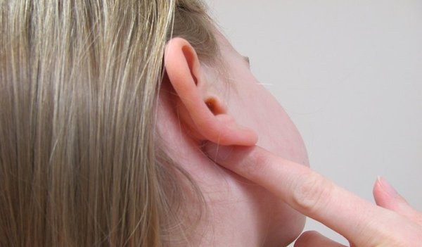 Dịch vụ xỏ khuyên tại nhà - Hậu quả khôn lường mà bạn nên biết