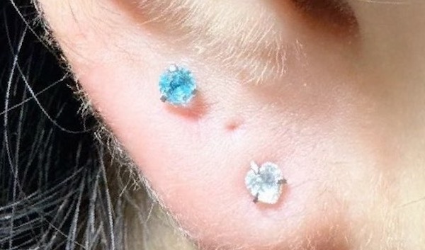 xỏ khuyên tai nữ cá tính - xỏ khuyên thịt tai