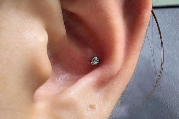 Xỏ khuyên vị trí nào diện Tết