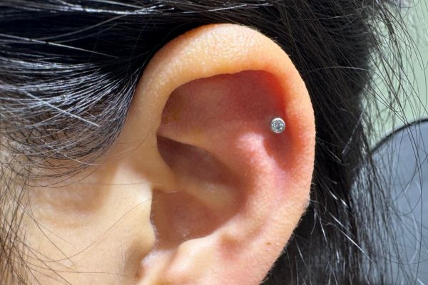 Xỏ khuyên vị trí nào diện Tết