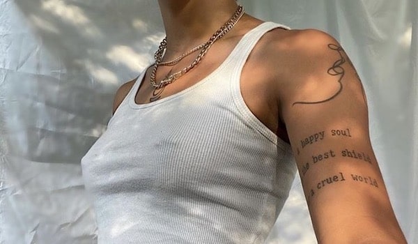 Xỏ khuyên vú nữ