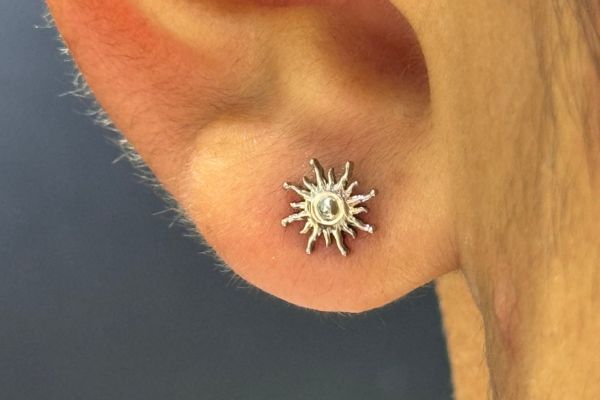 Ảnh xỏ thịt tai cho nam giới mới nhất tại TinyBox 8/2024