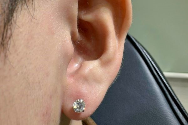 xỏ thịt tai cho nam giới