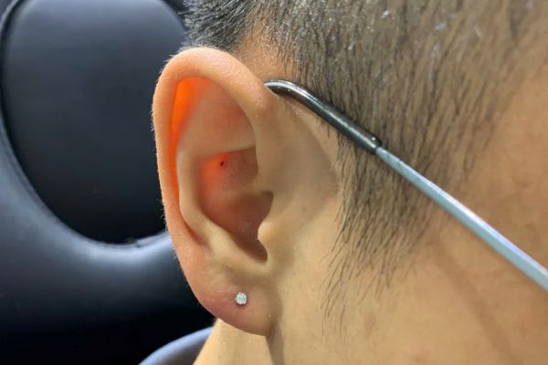 Ảnh xỏ thịt tai cho nam giới mới nhất tại TinyBox 8/2024