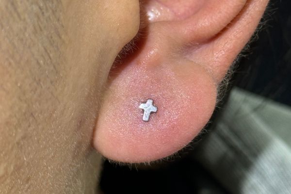 Ảnh xỏ thịt tai cho nam giới mới nhất tại TinyBox 8/2024