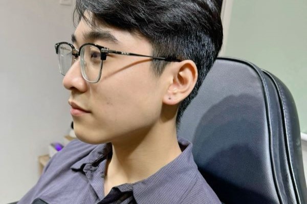 xỏ thịt tai cho nam giới