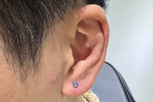 Ảnh xỏ thịt tai cho nam giới mới nhất tại TinyBox 8/2024