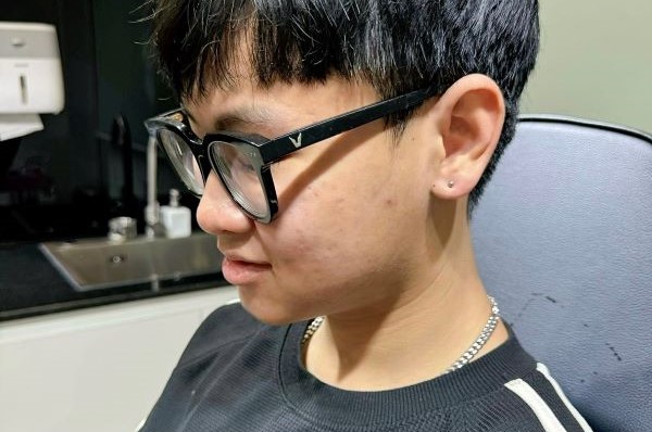 xỏ thịt tai cho nam giới