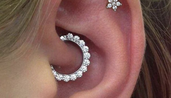 Xỏ vị trí Daith