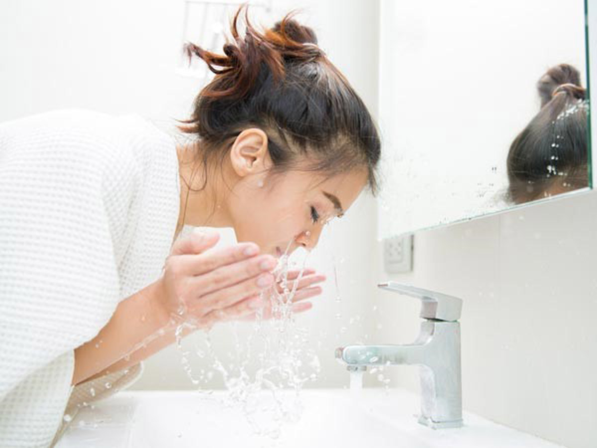 Vệ sinh da mặt đúng cách