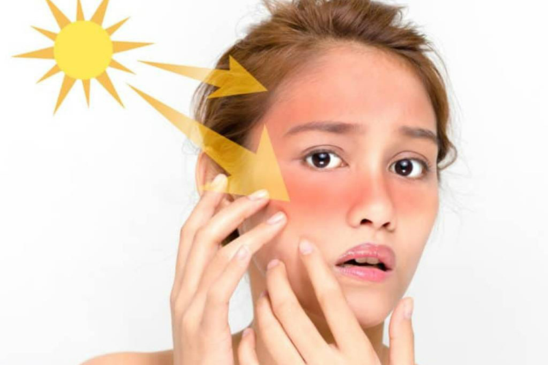 Bôi kem chống nắng