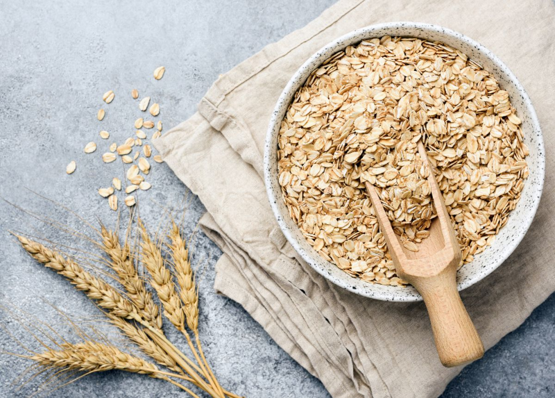 Yến mạch giàu chất xơ giúp giảm mụn thâm đen cho da