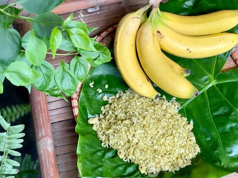 Cốm và chuối tiêu