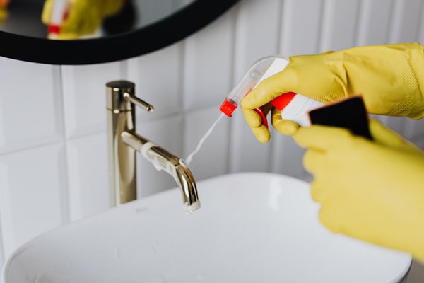 Axit oxalic được ứng dụng trong công nghiệp và cả trong gia đình