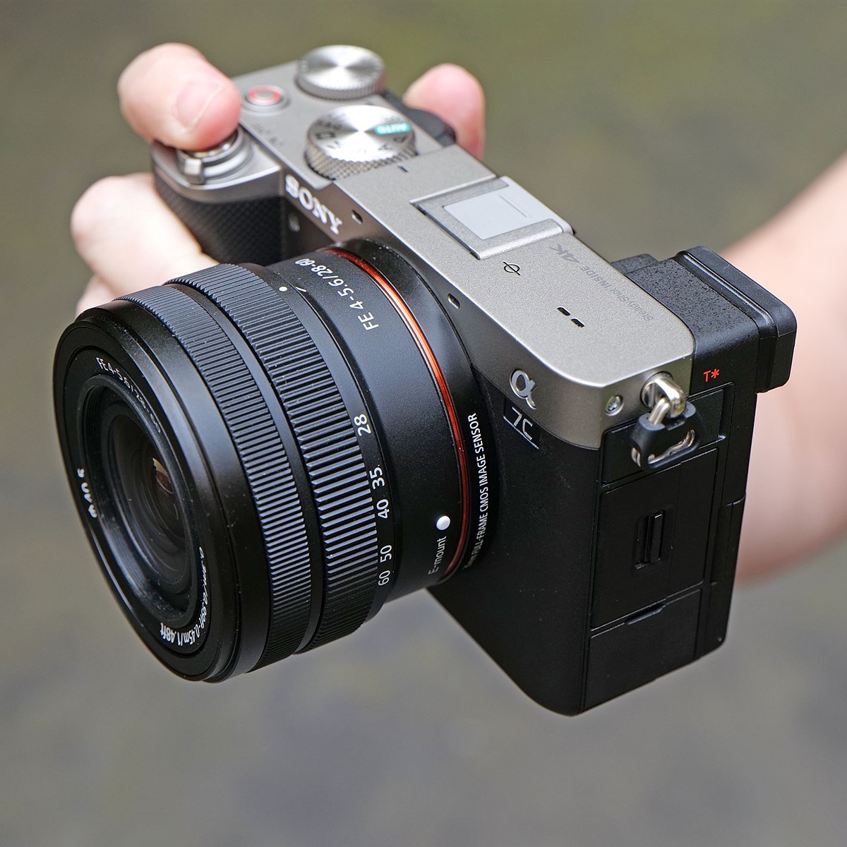Sony A7C thiết kế nhỏ nhẹ 509g