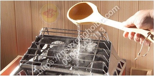 Tưới nước lên đá tạo nhiệt độ và độ ẩm