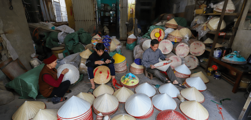 chuong-conical-hat-rt-travel