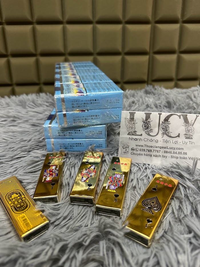 Thuốc lá Mevius One Soft Pack (Nội địa Nhật Bản) là 1 loại thuốc lá ngon nhẹ dịu êm mang hương vị truyền thống cũng kèm thêm 1 ít tinh túy của thuốc lá Winston Caster nhưng ít ngọt hơn, đã được rất nhiều khách hàng dùng và yêu cầu xách tay về. Chỉ 1.150k 1 cây, hàng ngon giá tốt ạ. Hình ảnh của Thuốc lá Mevius One