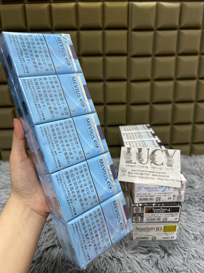 Thuốc lá Mevius One Soft Pack (Nội địa Nhật Bản) là 1 loại thuốc lá ngon nhẹ dịu êm mang hương vị truyền thống cũng kèm thêm 1 ít tinh túy của thuốc lá Winston Caster nhưng ít ngọt hơn, đã được rất nhiều khách hàng dùng và yêu cầu xách tay về. Chỉ 1.150k 1 cây, hàng ngon giá tốt ạ. Hình ảnh của Thuốc lá Mevius One