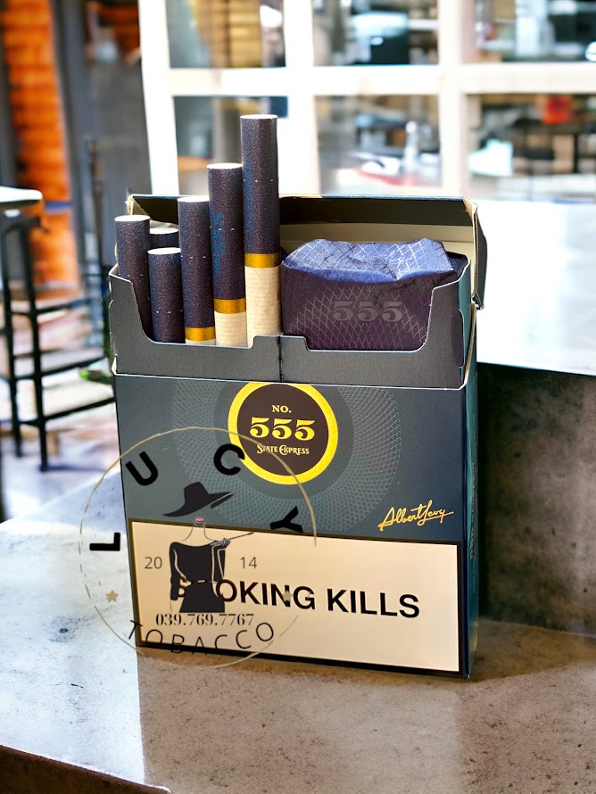 Thuốc lá 555 Madarin cây vuông màu xanh có gói dẹp 2 ngăn màu xanh thường hay gọi là 555 Dẹt xanh