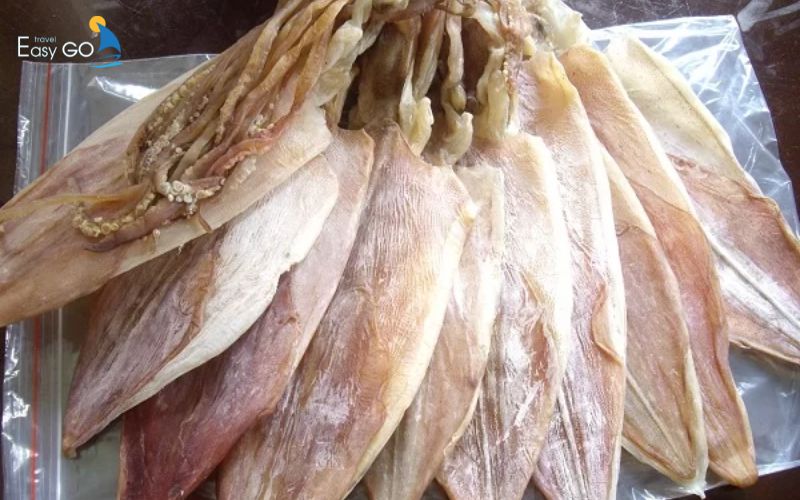 Các món chế biến từ mực Đặc sản Cô Tô mua về làm quà