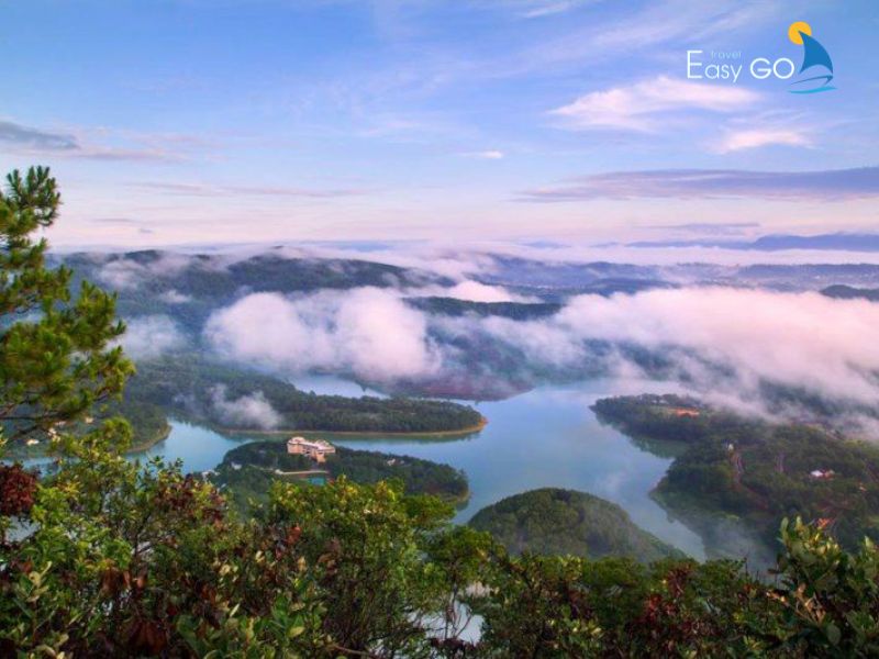 Nhìn toàn thành phố từ Đỉnh Pinhatt Đà Lạt