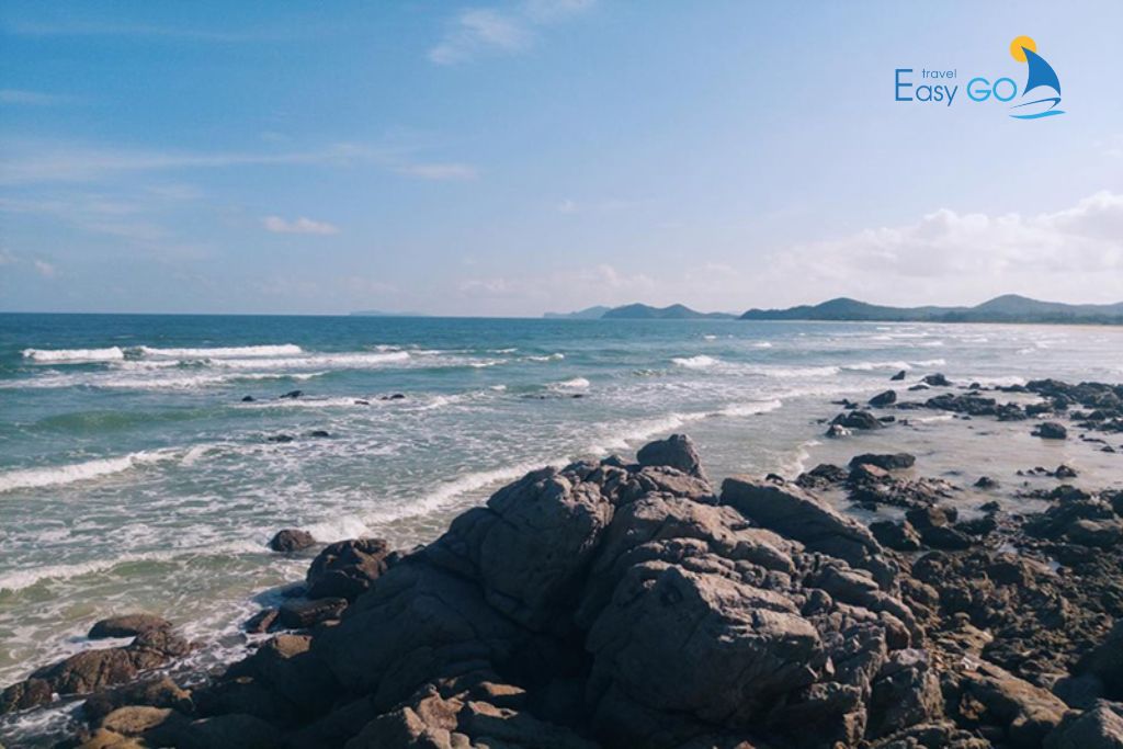 Bãi Robinson Quan Lạn