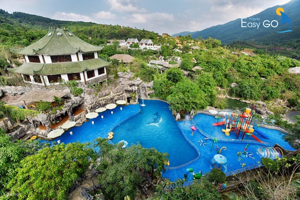 Công viên suối khoáng nóng núi Thần Tài