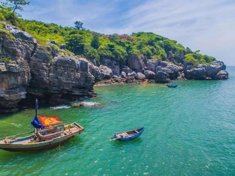 Biển Quỳnh hoang sơ xanh rì