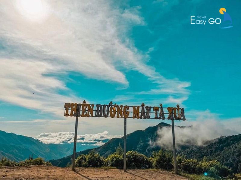 Cổng trời Tà Xùa rực rỡ thơ mộng