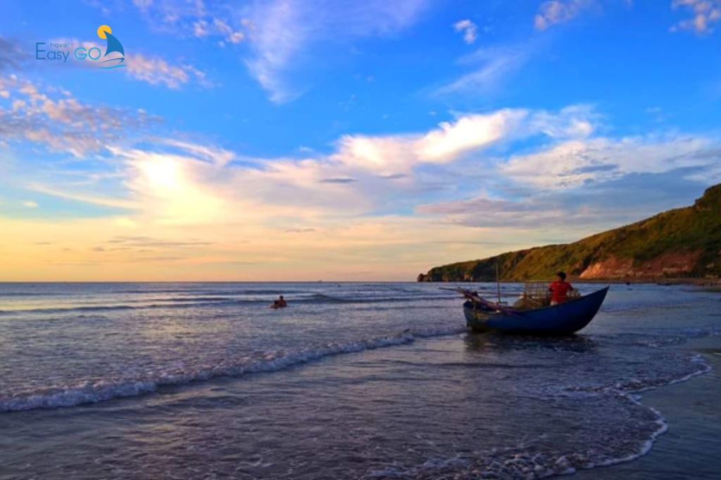 Biển Quỳnh Nghĩa thuộc Biển Quỳnh