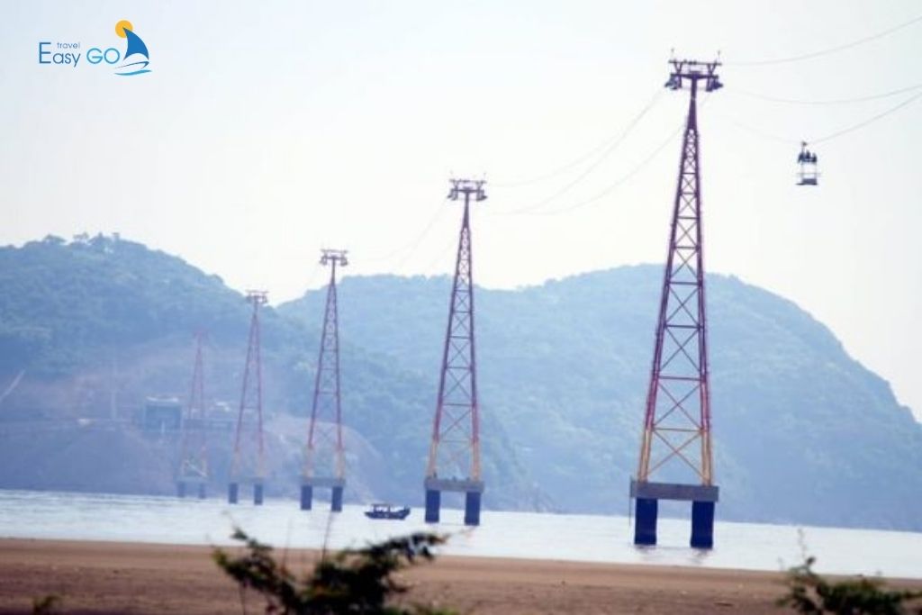 Cap treo vượt biển duy nhất ở Bắc Trung Bộ