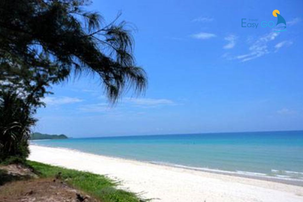 Bãi biển Sơn Hào