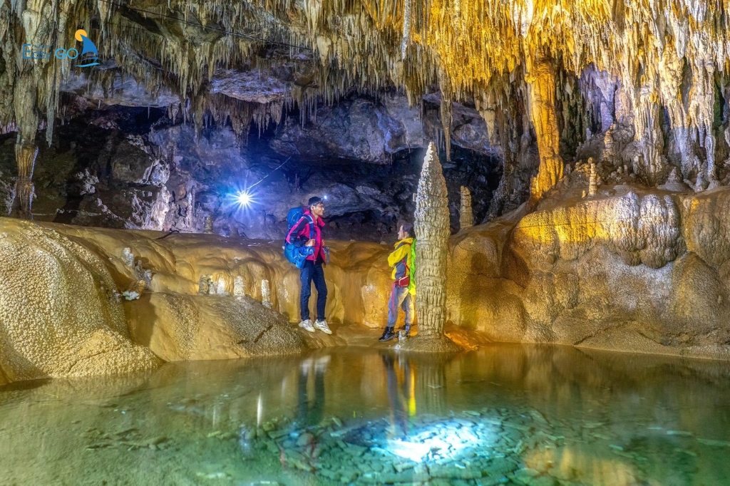 Động Pusamcap với vẻ đẹp huyền bí