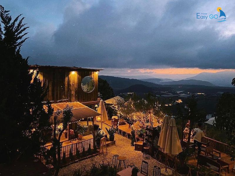 Tiệm Cà Phê Hoàng Hôn Chiều với phong cách vintage