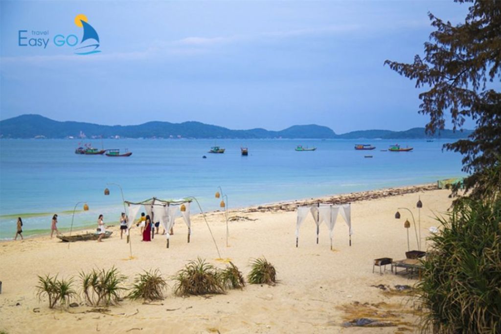 Bãi biển Vàn Chảy