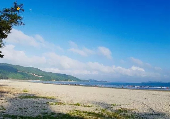 Bãi biển Trường Chinh