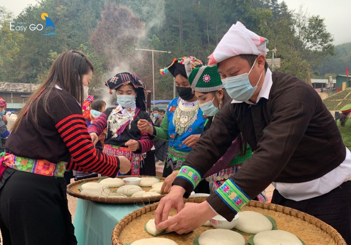 Bánh dày của người Mông