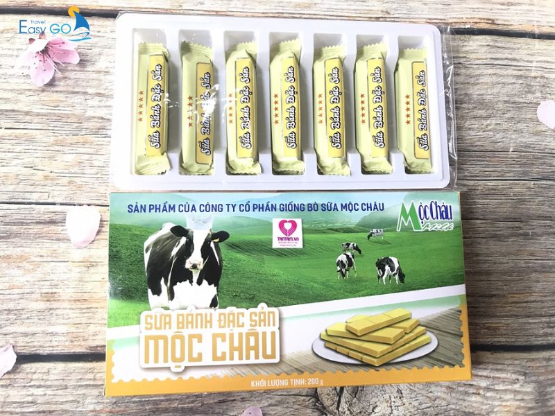 Bánh sữa đặc sản Mộc Châu được làm từ sữa tươi nguyên chất