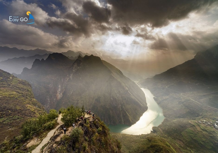 Biển mây trên Cao nguyên đá Đồng Văn