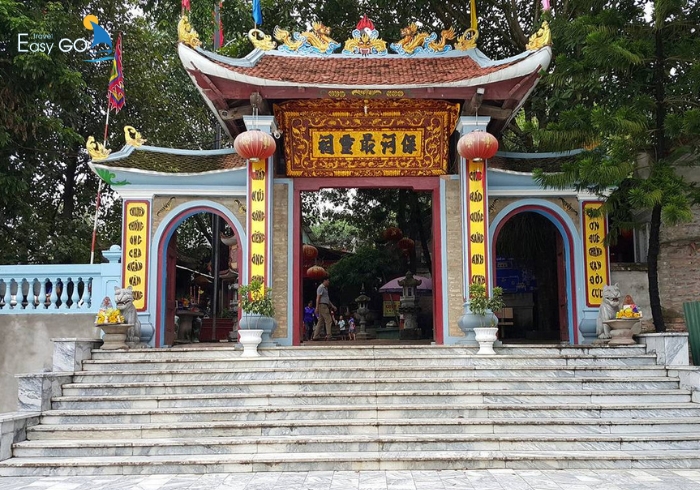 Đền ông Hoàng Bảy