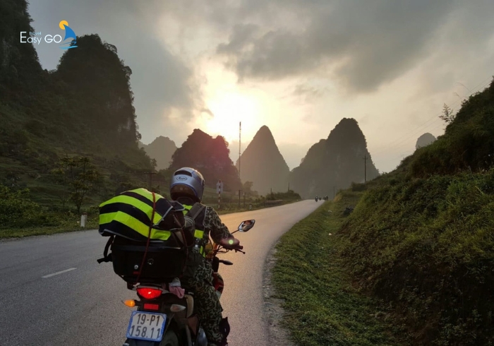 Trải nghiệm đi xe máy lên Sapa săn mây