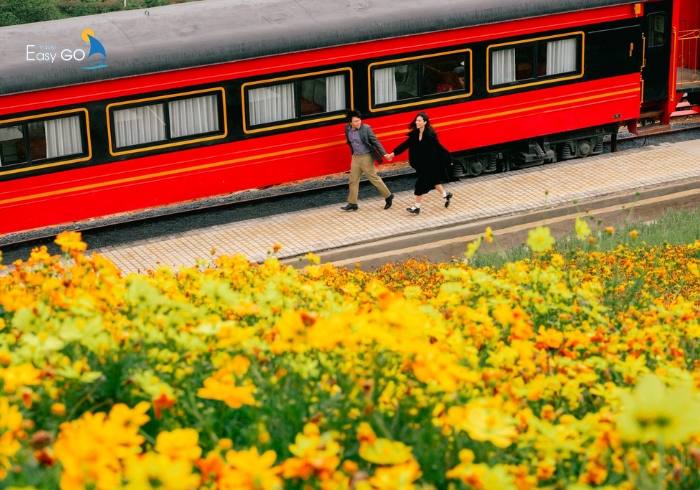 Đoàn tàu cổ mang phong cách retro