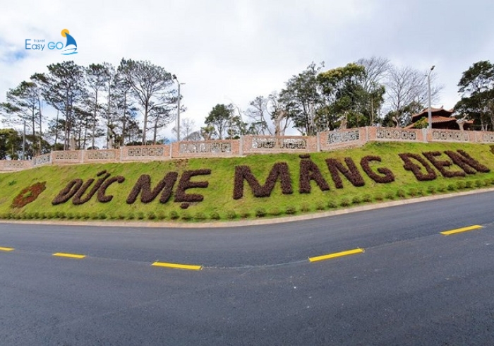 Săn mây tại Đồi Đức mẹ Măng Đen