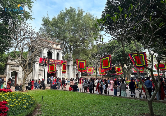 Du xuân miền Bắc