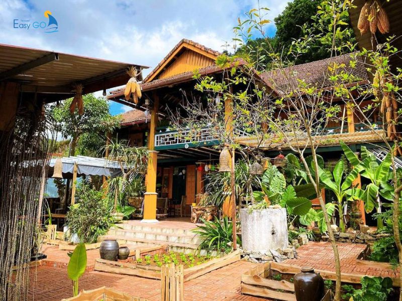 Khách sạn Mộc Châu 5 sao Thênh Thang Home & Cafe gần gũi thiên nhiên