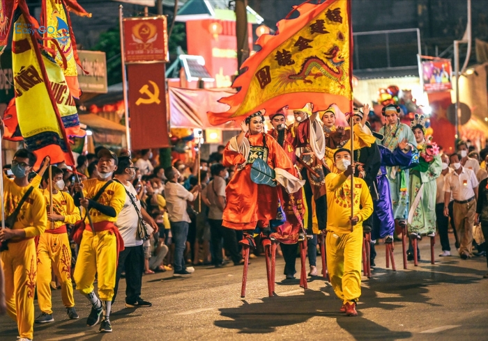 Đi lễ hội du xuân đầu năm